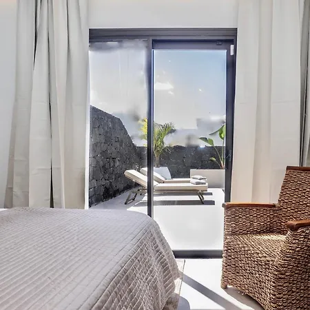 Luxurious Acebo 4 Bed, 4 Bath, Private Pool פלאיה בלנקה