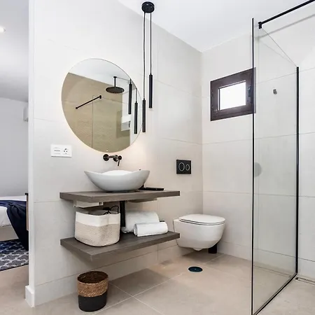 Luxurious Acebo 4 Bed, 4 Bath, Private Pool וילה פלאיה בלנקה