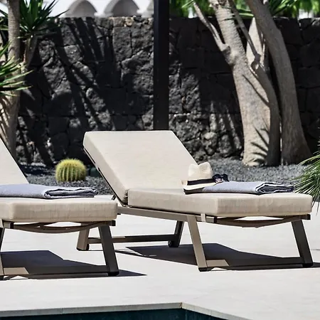 Luxurious Acebo 4 Bed, 4 Bath, Private Pool וילה