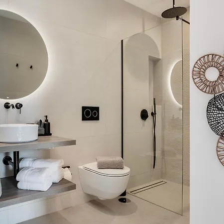 Luxurious Acebo 4 Bed, 4 Bath, Private Pool Villa *