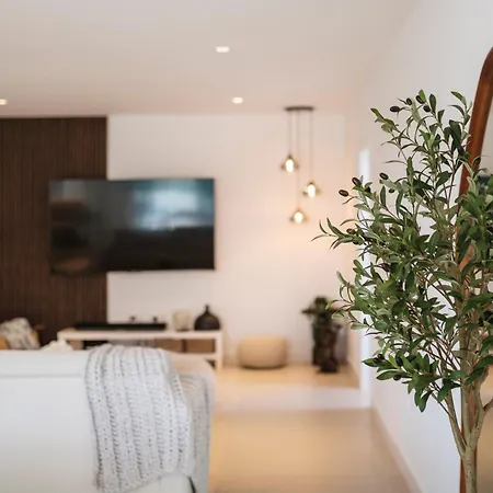 Luxurious Acebo 4 Bed, 4 Bath, Private Pool וילה *