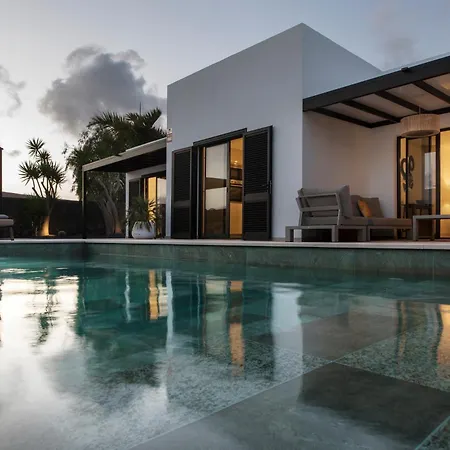 Willa Luxurious Acebo 4 Bed, 4 Bath, Private Pool *